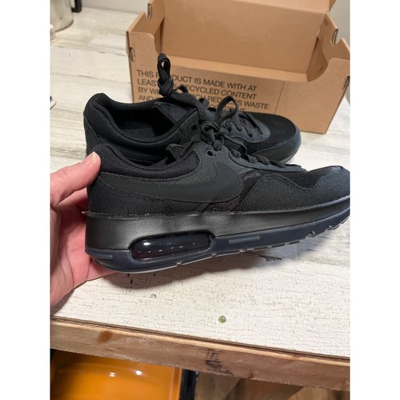 Nike Air Max Motif (GS) DH9388 003 kids size 6Y sneakers - Picture 2 of 8